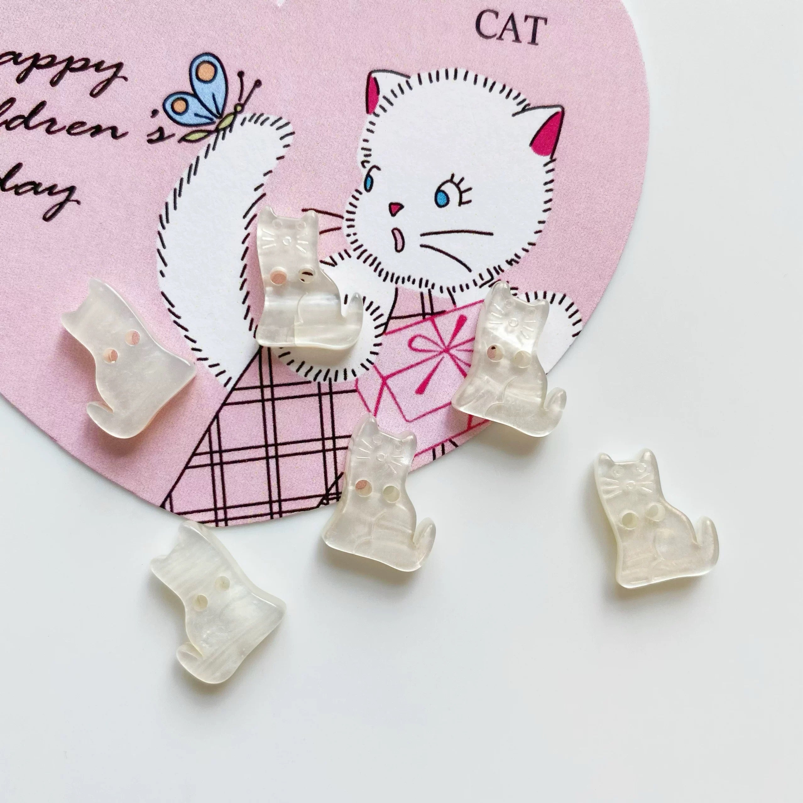 Vintage-Style White Cat Button - 5 pcs