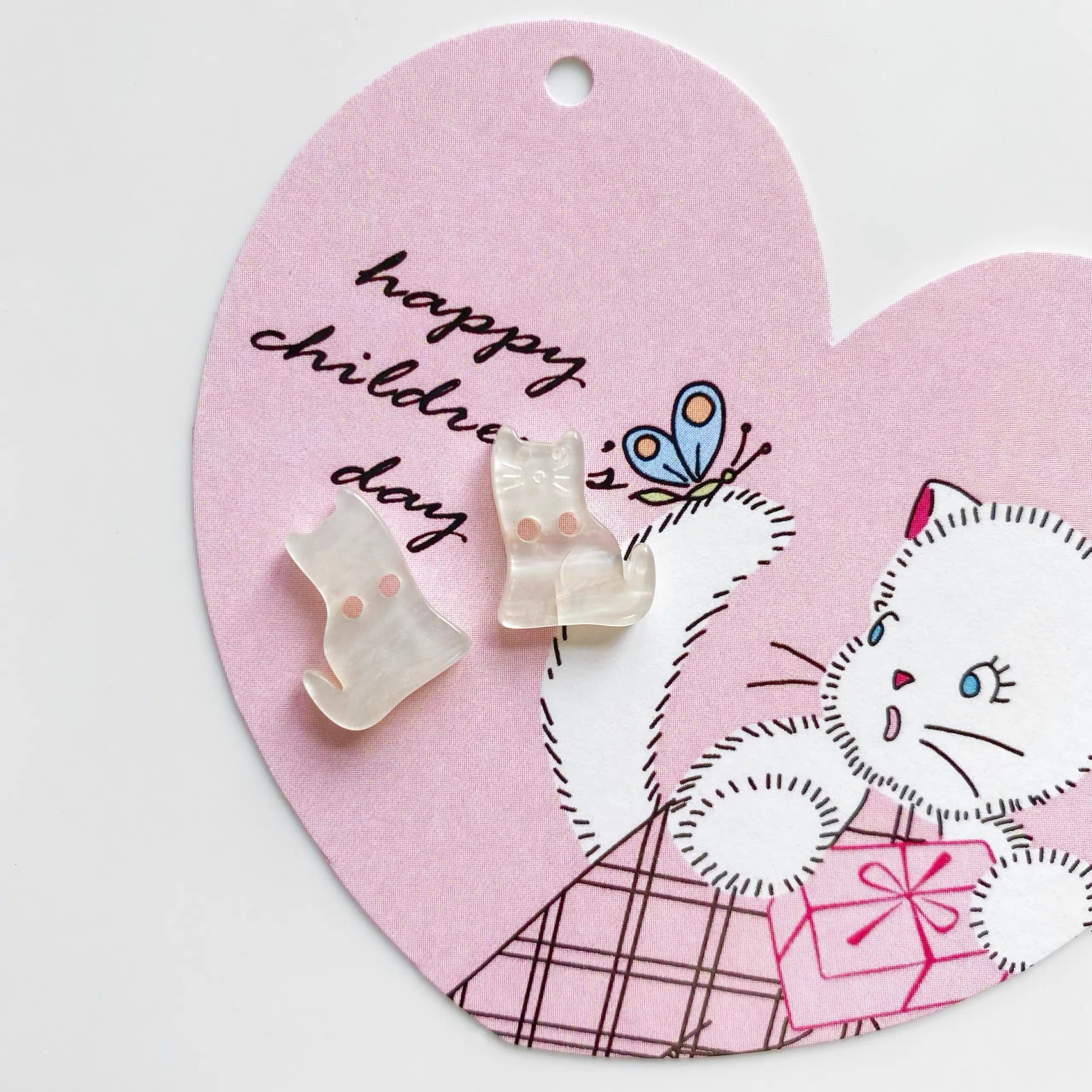 Vintage-Style White Cat Button - 5 pcs