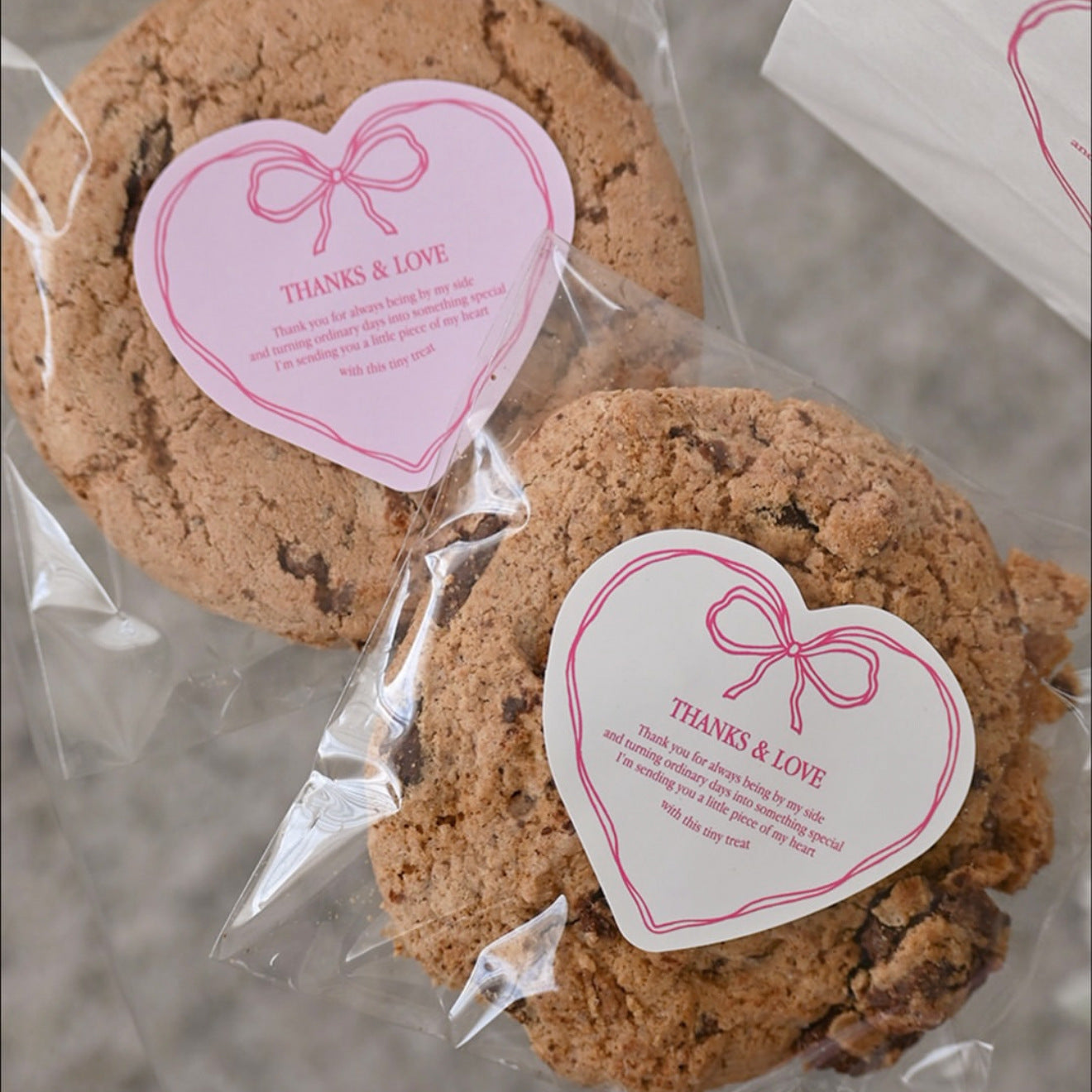 White & Pink Baking Sealing Stickers – Thanks & Love (6 pcs)
