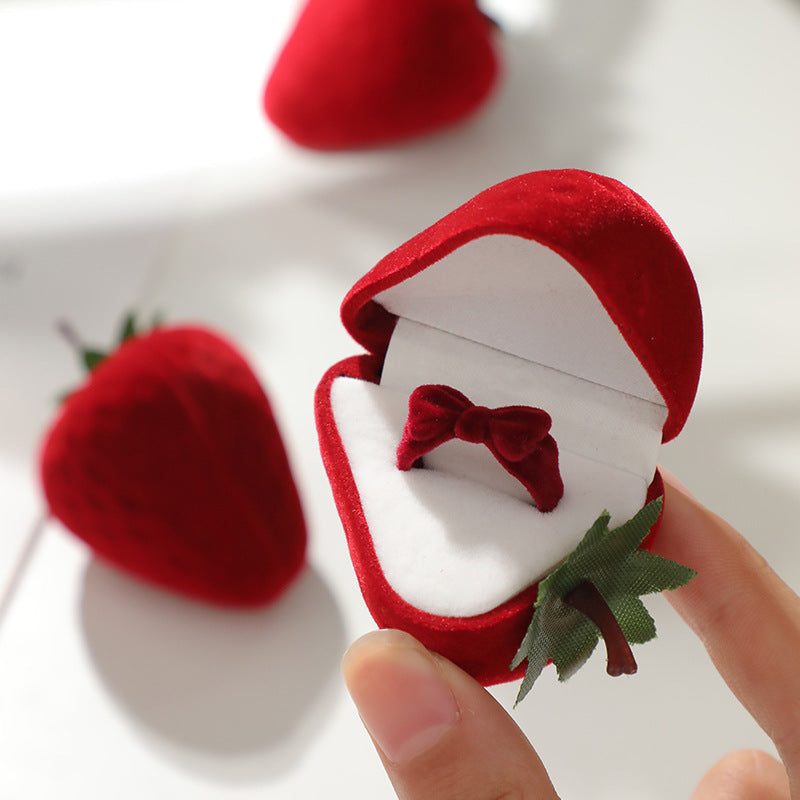Fluffy Strawberry-shaped Ring Box - Ring Included
